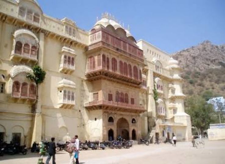Alwar City Palace Trip Packages